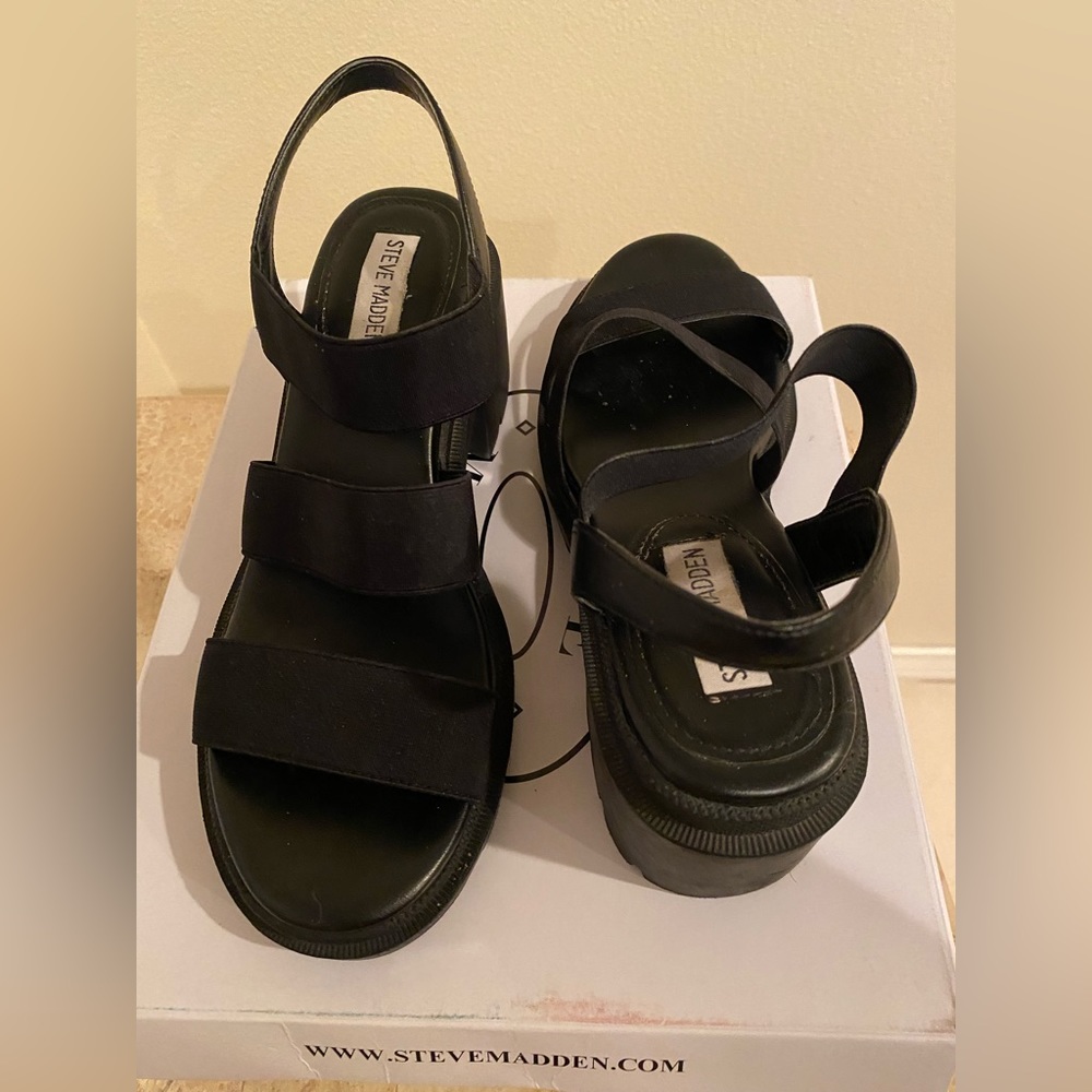 Steve Madden Elastic straps black sandal
